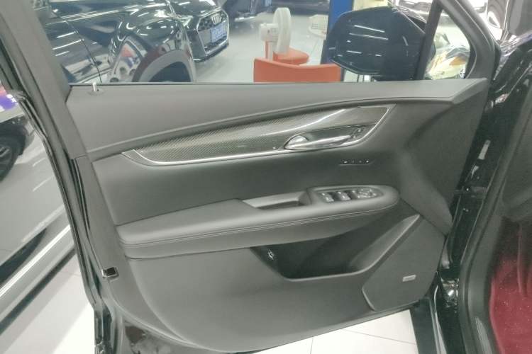 Used Cadillac XT5 2022 2.0T Four-Wheel Drive Luxury Version (Hummingbird Edition) Interior 7