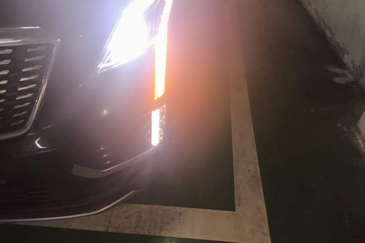 Used Cadillac XT5 2022 2.0T Two-Wheel Drive Luxury Version Left Front Headlight