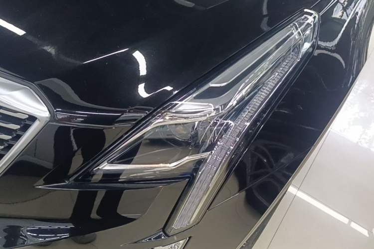 Used Cadillac XT5 2022 2.0T Two-Wheel Drive Luxury Version Left Front Headlight