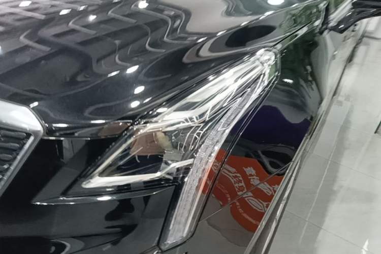 Used Cadillac XT5 2022 2.0T Two-Wheel Drive Luxury Version Left Front Headlight