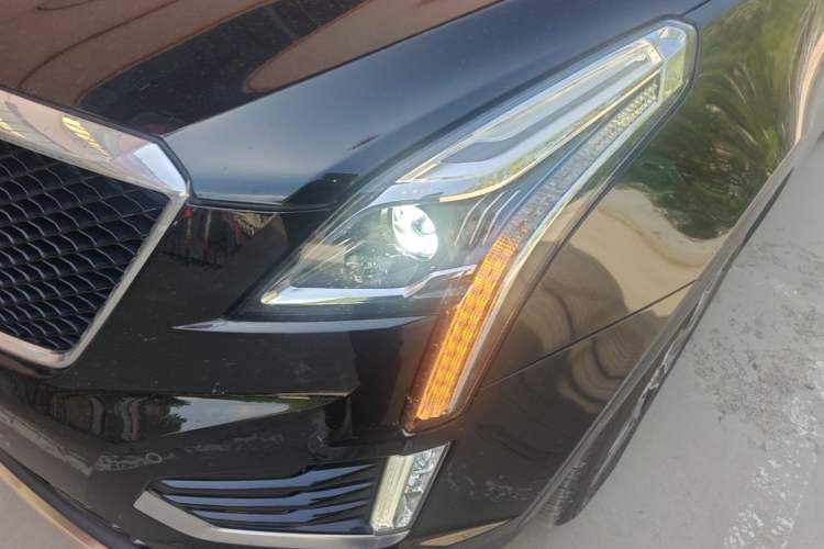 Used Cadillac XT5 2022 2.0T Four-Wheel Drive Luxury Version (Hummingbird Edition) Left Front Headlight