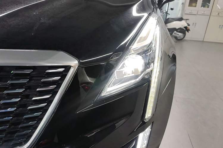 Used Cadillac XT5 2022 2.0T Two-Wheel Drive Luxury Version Left Front Headlight