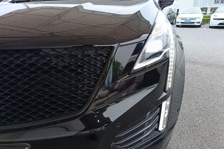 Used Cadillac XT5 2022 2.0T Four-Wheel Drive Platinum Edition Left Front Headlight