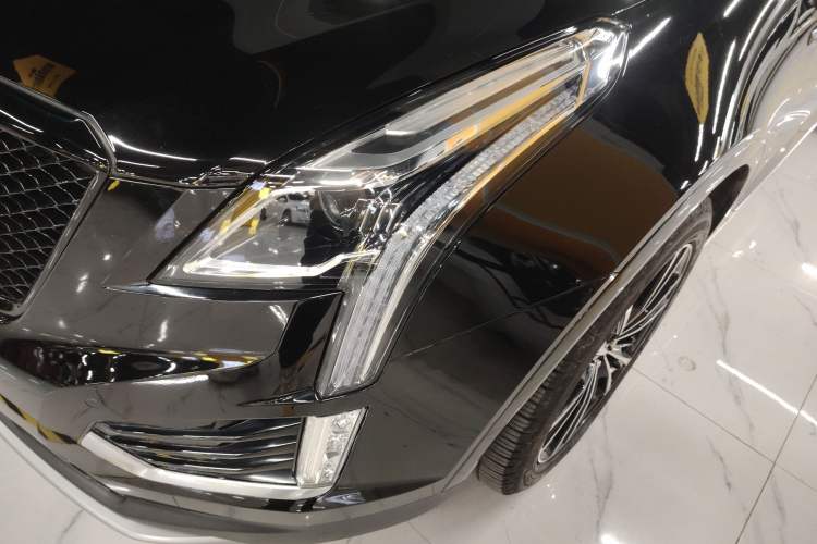 Used Cadillac XT5 2022 2.0T Two-Wheel Drive Luxury Version Left Front Headlight
