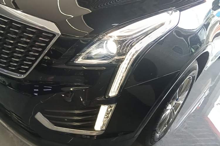 Used Cadillac XT5 2022 2.0T Two-Wheel Drive Luxury Version Left Front Headlight