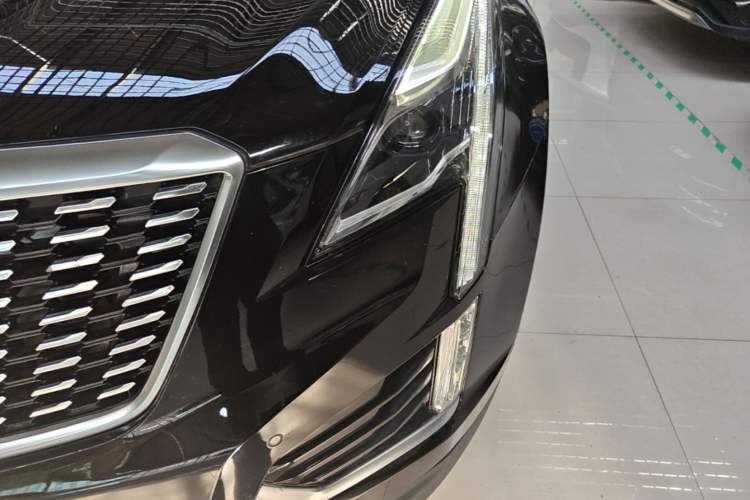 Used Cadillac XT5 2022 2.0T Two-Wheel Drive Luxury Version Left Front Headlight