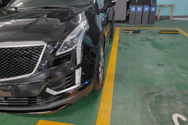 Used Cadillac XT5 2022 2.0T Four-Wheel Drive Luxury Version (Hummingbird Edition) Left Front Headlight