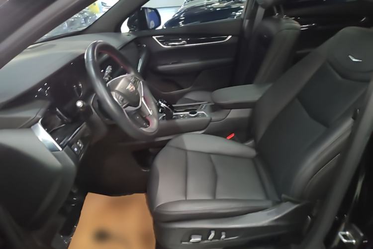 Used Cadillac XT5 2022 2.0T Two-Wheel Drive Luxury Version Left Front Seat