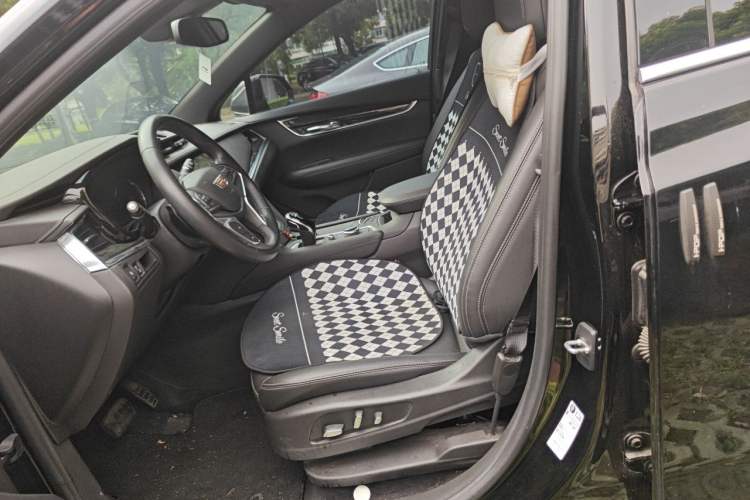 Used Cadillac XT5 2022 2.0T Two-Wheel Drive Luxury Version Left Front Seat