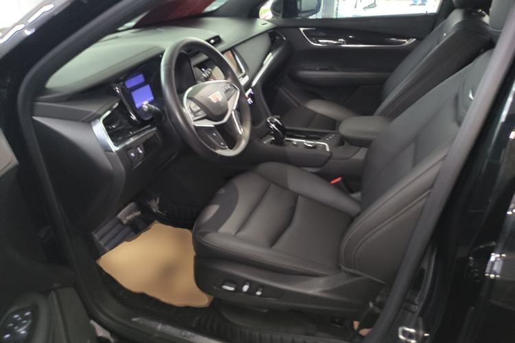 Used Cadillac XT5 2022 2.0T Two-Wheel Drive Luxury Version Left Front Seat