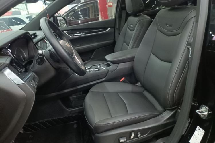 Used Cadillac XT5 2022 2.0T Two-Wheel Drive Luxury Version Left Front Seat