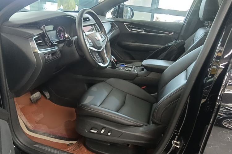 Used Cadillac XT5 2022 2.0T Two-Wheel Drive Luxury Version Left Front Seat
