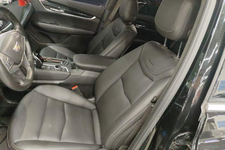 Used Cadillac XT5 2022 2.0T Two-Wheel Drive Luxury Version Left Front Seat