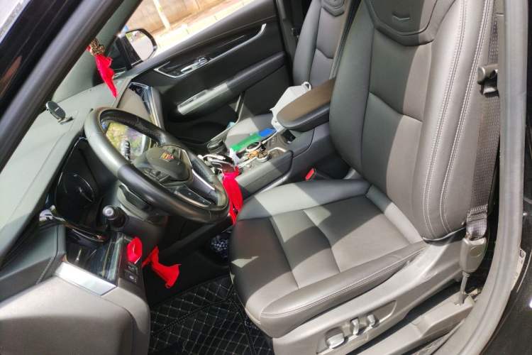 Used Cadillac XT5 2022 2.0T Two-Wheel Drive Luxury Version Left Front Seat