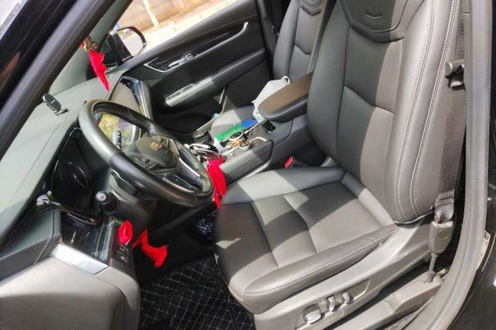 Used Cadillac XT5 2022 2.0T Two-Wheel Drive Luxury Version Left Front Seat