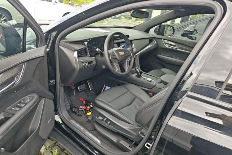 Used Cadillac XT5 2022 2.0T Four-Wheel Drive Luxury Version (Hummingbird Edition) Left Front Seat