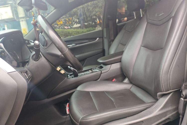 Used Cadillac XT5 2022 2.0T Two-Wheel Drive Luxury Version Left Front Seat