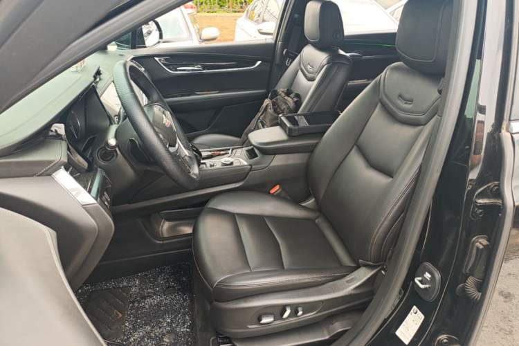 Used Cadillac XT5 2022 2.0T Two-Wheel Drive Luxury Version Left Front Seat