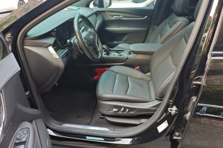 Used Cadillac XT5 2022 2.0T Four-Wheel Drive Luxury Version (Hummingbird Edition) Left Front Seat