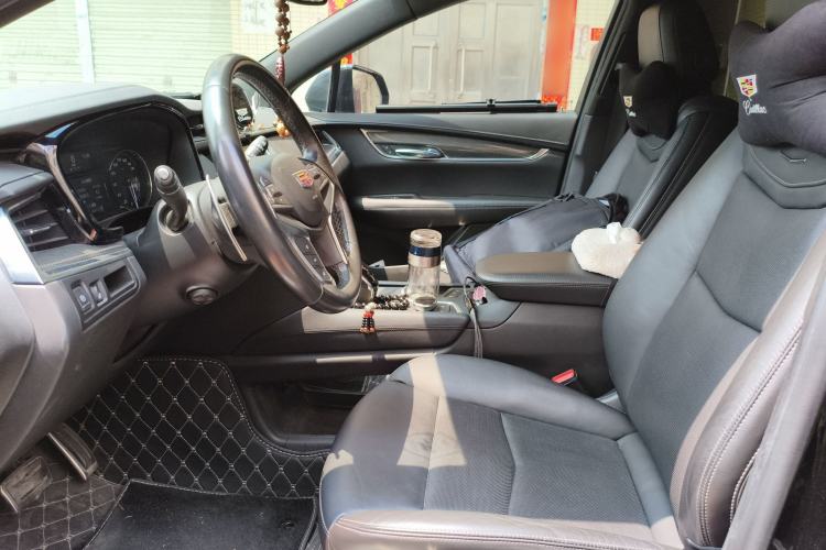Used Cadillac XT5 2022 2.0T Four-Wheel Drive Luxury Version (Hummingbird Edition) Left Front Seat