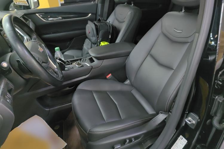 Used Cadillac XT5 2022 2.0T Two-Wheel Drive Luxury Version Left Front Seat