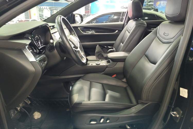 Used Cadillac XT5 2022 2.0T Two-Wheel Drive Luxury Version Left Front Seat