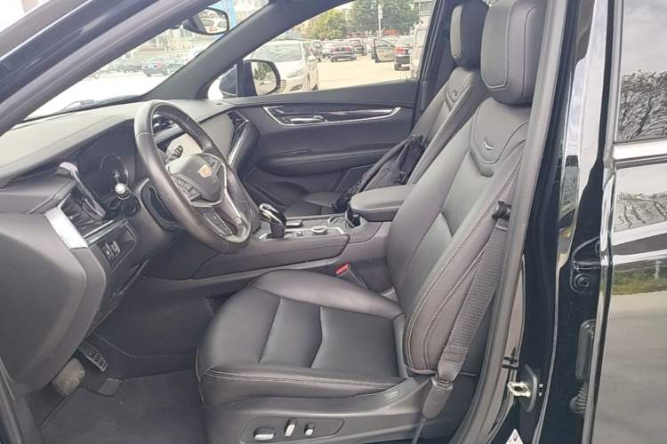 Used Cadillac XT5 2022 2.0T Two-Wheel Drive Luxury Version Left Front Seat