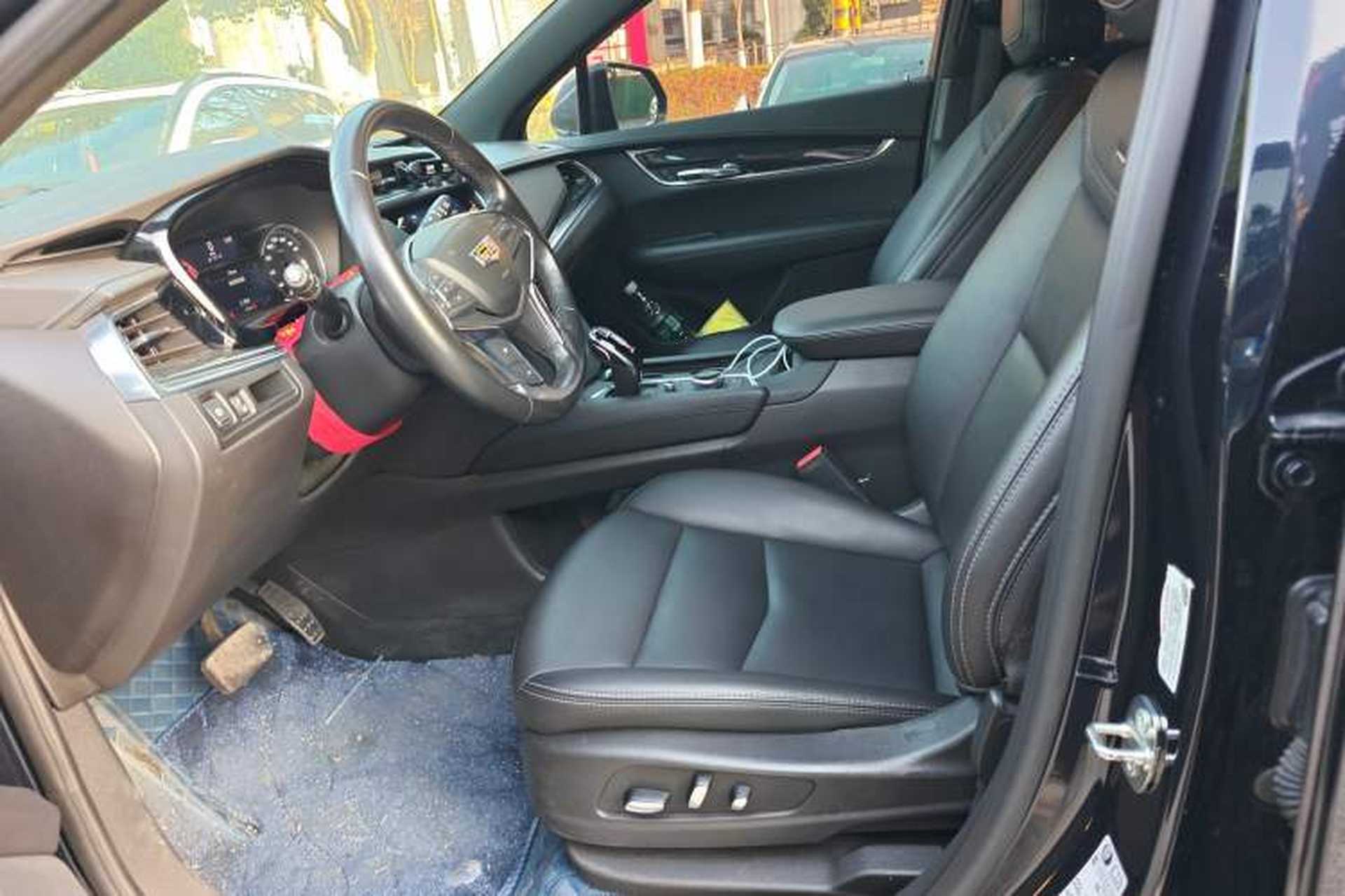 Used Cadillac XT5 2022 2.0T Two-Wheel Drive Luxury Version Left Front Seat