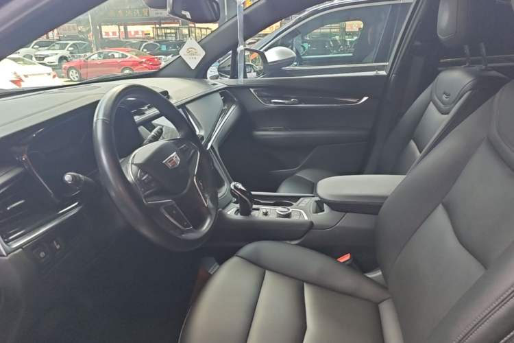 Used Cadillac XT5 2022 2.0T Four-Wheel Drive Luxury Version Left Front Seat