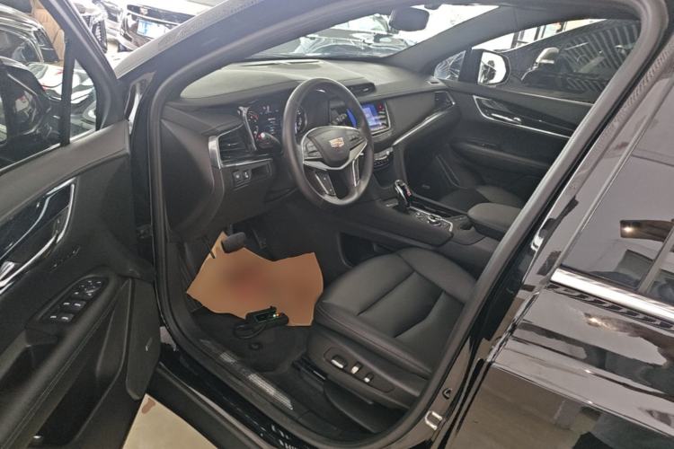 Used Cadillac XT5 2022 2.0T Two-Wheel Drive Luxury Version Left Front Seat