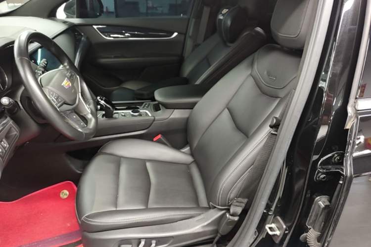 Used Cadillac XT5 2022 2.0T Two-Wheel Drive Luxury Version Left Front Seat