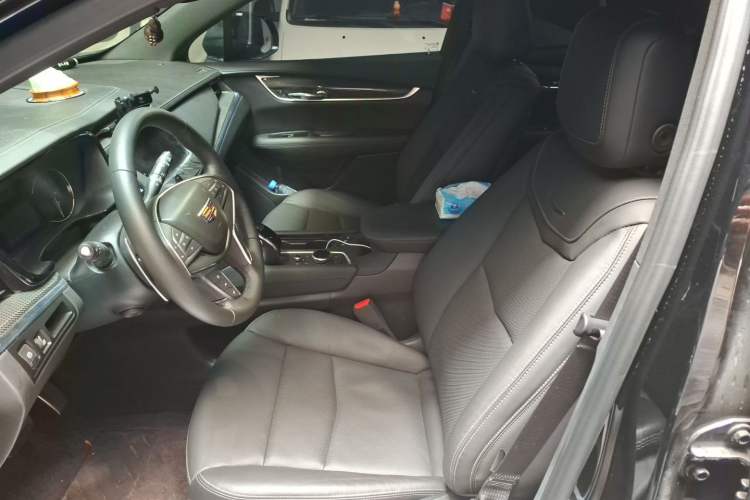Used Cadillac XT5 2022 2.0T Four-Wheel Drive Luxury Version (Hummingbird Edition) Left Front Seat