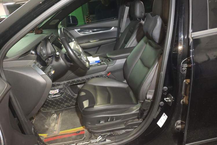 Used Cadillac XT5 2022 2.0T Two-Wheel Drive Luxury Version Left Front Seat