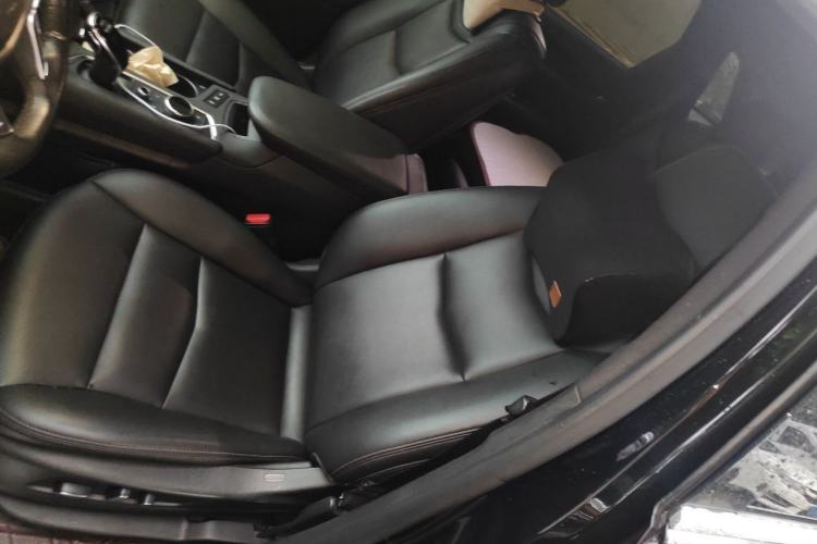 Used Cadillac XT5 2022 2.0T Two-Wheel Drive Luxury Version Left Front Seat