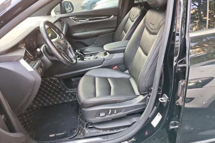 Used Cadillac XT5 2022 2.0T Two-Wheel Drive Luxury Version Left Front Seat