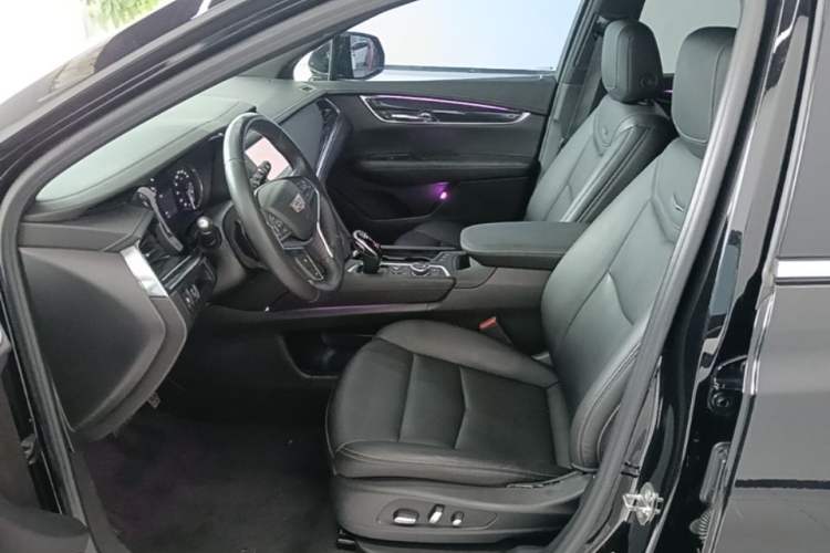 Used Cadillac XT5 2022 2.0T Two-Wheel Drive Luxury Version Left Front Seat