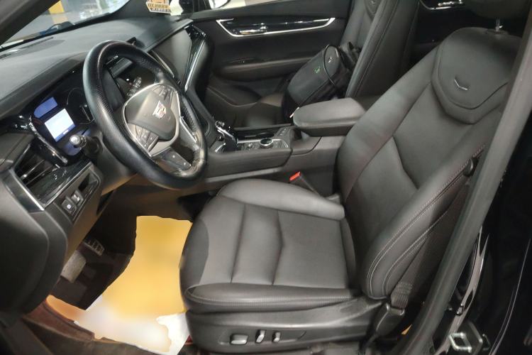 Used Cadillac XT5 2022 2.0T Two-Wheel Drive Luxury Version Left Front Seat