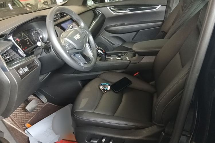 Used Cadillac XT5 2022 2.0T Two-Wheel Drive Luxury Version Left Front Seat