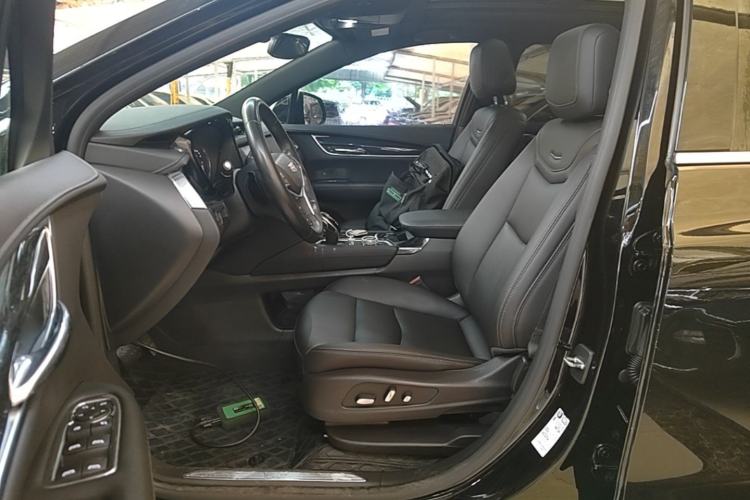 Used Cadillac XT5 2022 2.0T Two-Wheel Drive Luxury Version Left Front Seat