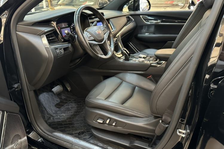 Used Cadillac XT5 2022 2.0T Two-Wheel Drive Luxury Version Left Front Seat