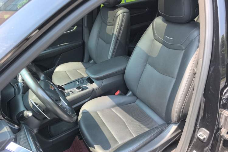 Used Cadillac XT5 2022 2.0T Four-Wheel Drive Luxury Version (Hummingbird Edition) Left Front Seat