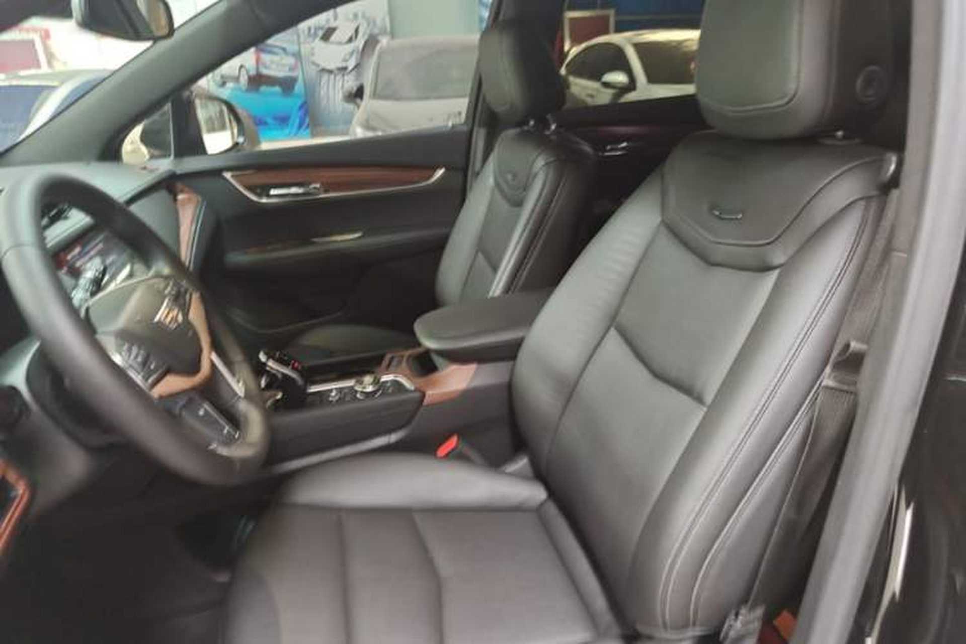 Used Cadillac XT5 2022 2.0T Two-Wheel Drive Luxury Version Left Front Seat