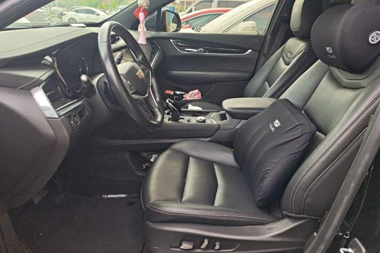 Used Cadillac XT5 2022 2.0T Two-Wheel Drive Luxury Version Left Front Seat