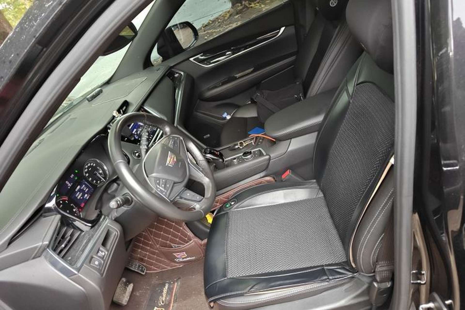 Used Cadillac XT5 2022 2.0T Two-Wheel Drive Luxury Version Left Front Seat