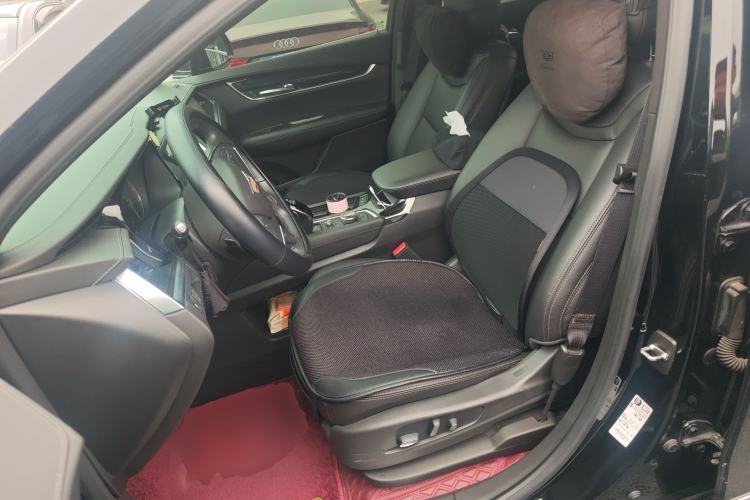 Used Cadillac XT5 2022 2.0T Two-Wheel Drive Luxury Version Left Front Seat