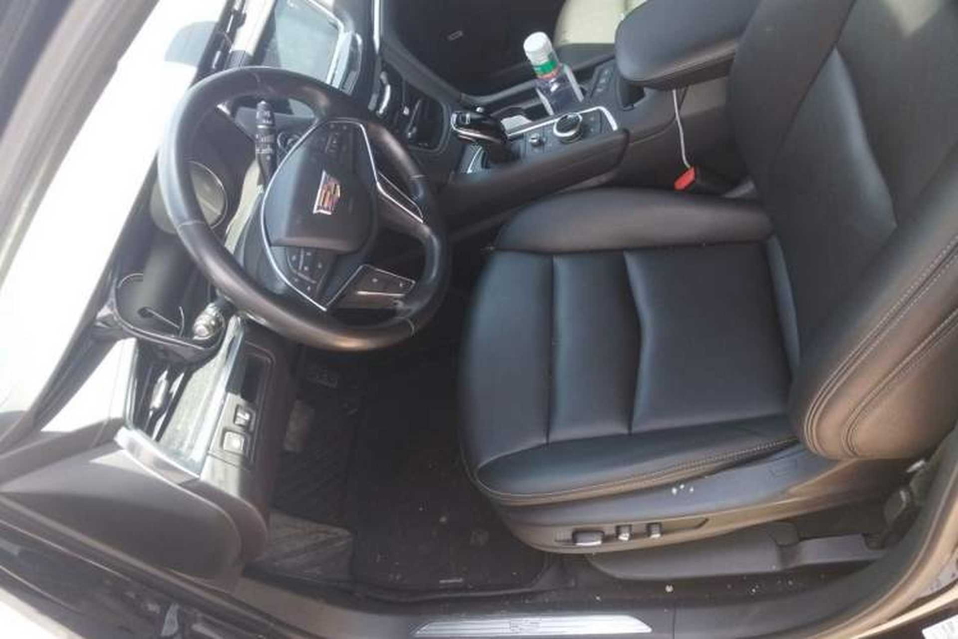 Used Cadillac XT5 2022 2.0T Two-Wheel Drive Luxury Version Left Front Seat