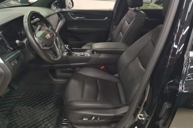 Used Cadillac XT5 2022 2.0T Two-Wheel Drive Luxury Version Left Front Seat