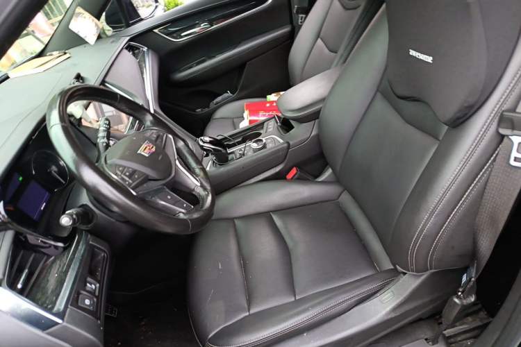 Used Cadillac XT5 2022 2.0T Two-Wheel Drive Luxury Version Left Front Seat