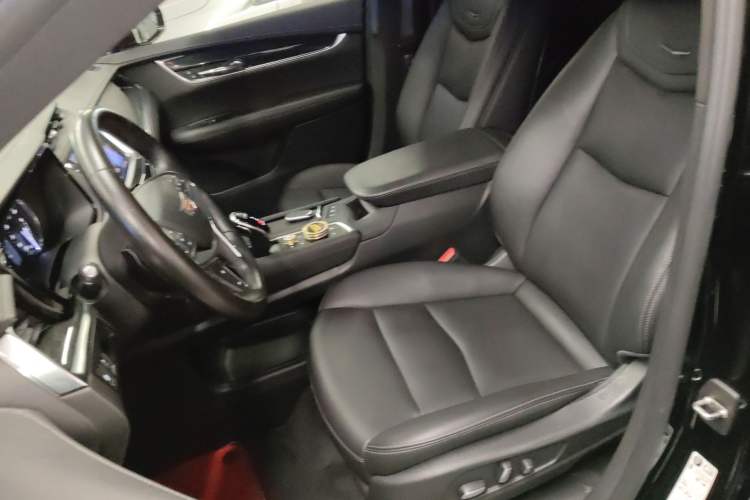 Used Cadillac XT5 2022 2.0T Two-Wheel Drive Luxury Version Left Front Seat