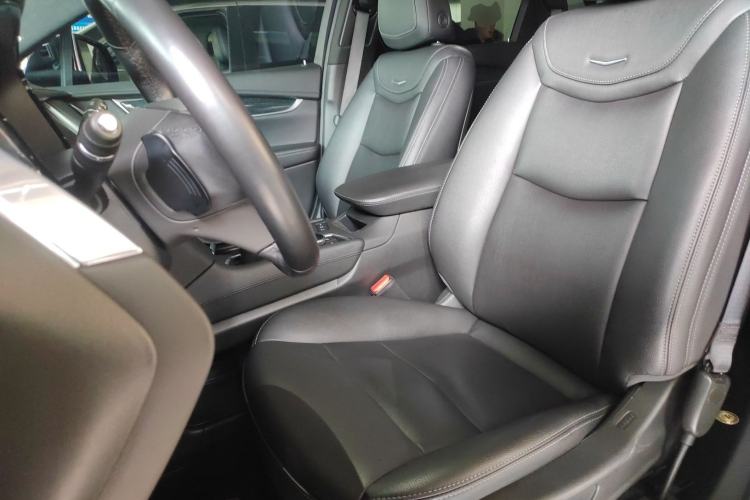 Used Cadillac XT5 2022 2.0T Two-Wheel Drive Luxury Version Left Front Seat